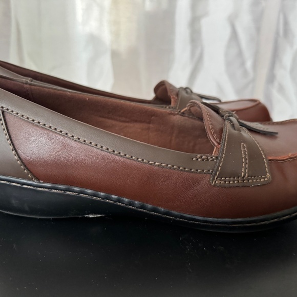 Clarks - Picture 2 of 4